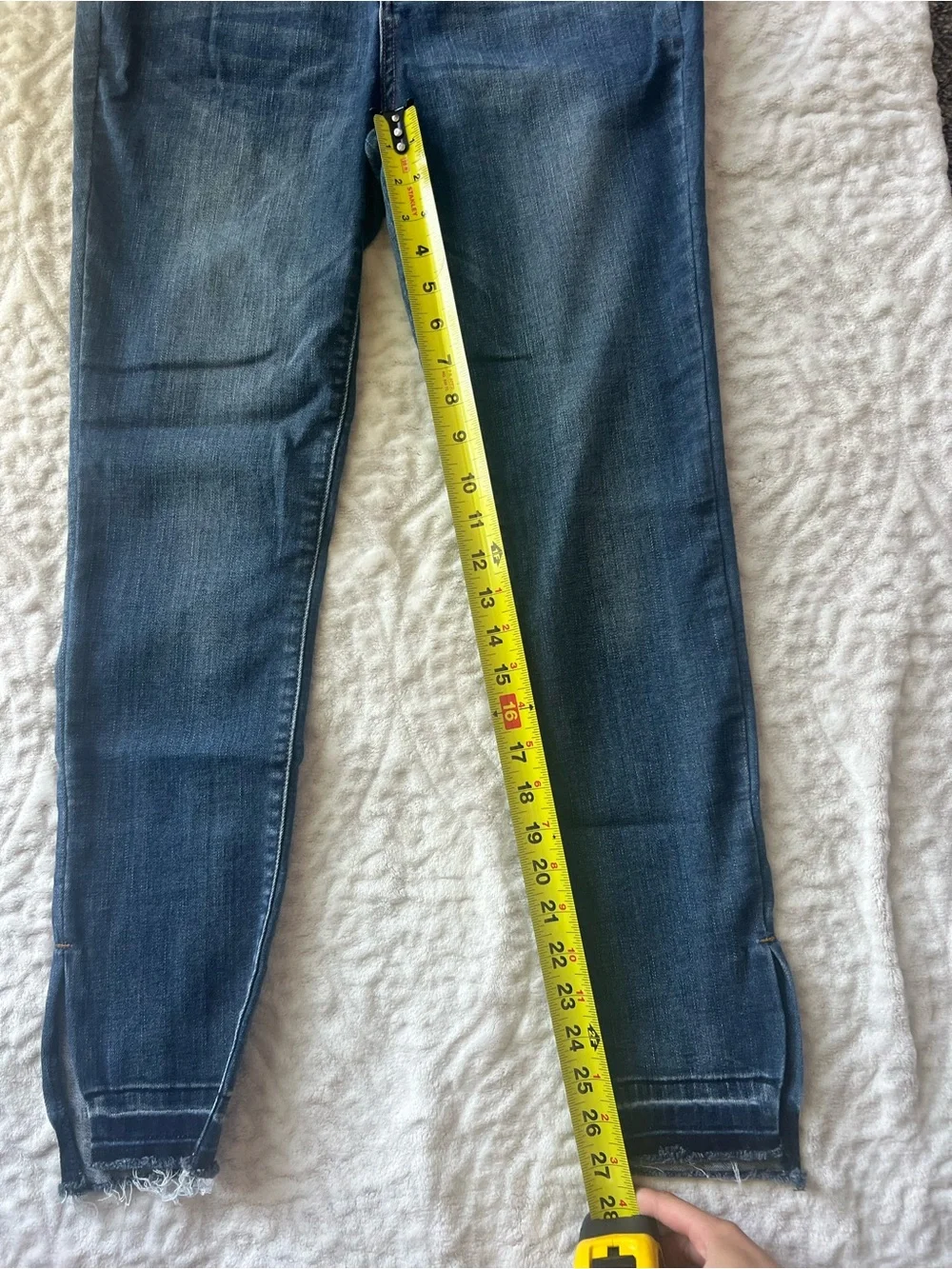 Judy Blue Skinny Fit Jeans Women’s 9/29 Medium Wash Raw Hem Side Slit